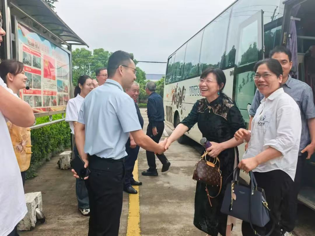 湘益茶香續薪火，校企共繪茯茶新篇——湖南農大師生走進益陽茶廠開展實踐研學